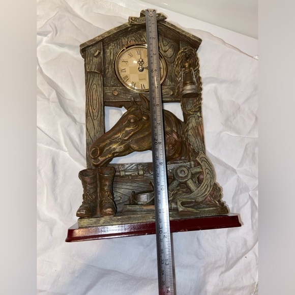 3/75$ Vintage horse Table Top clock western decor stables lantern boots wheel - Picture 5 of 8